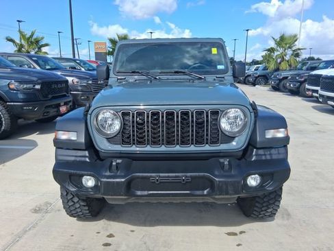 Used 2025 Jeep Wrangler Sport AWD/4WD image 2