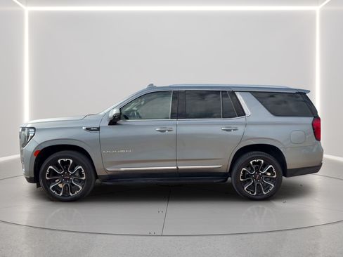 Used 2023 GMC Yukon SLT w/ SLT Luxury Package RWD image 8
