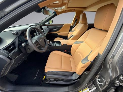 Used 2025 Lexus ES 350 w/ Premium Package FWD image 30