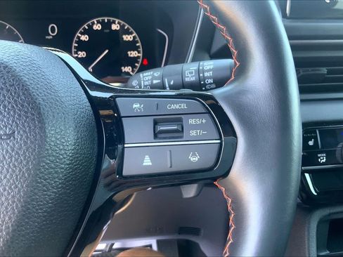Used 2025 Honda Pilot TrailSport image 25