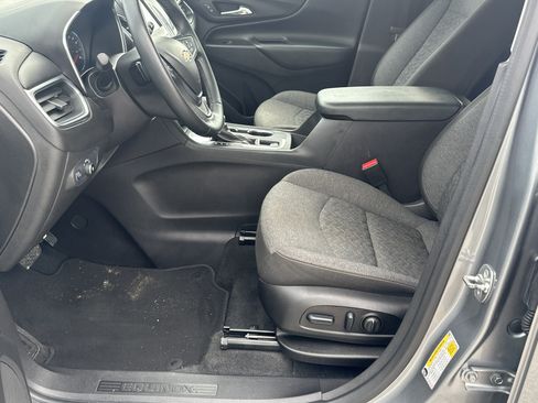 Used 2024 Chevrolet Equinox LT FWD image 9
