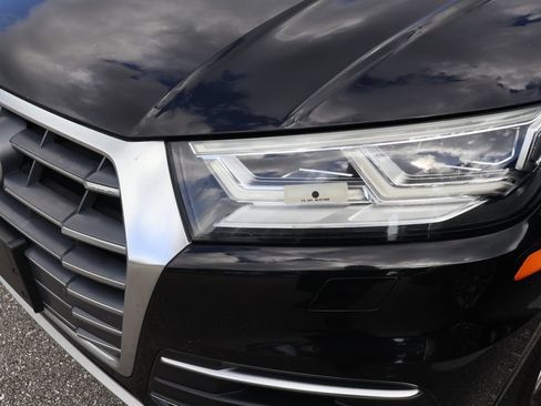 Used 2019 Audi Q5 2.0T Premium Plus w/ Premium Plus Package AWD/4WD image 3
