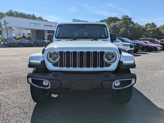 Used 2025 Jeep Wrangler Unlimited Sahara AWD/4WD image 12