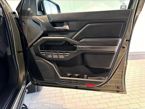 Used 2024 Toyota Tacoma TRD Sport AWD/4WD image 27