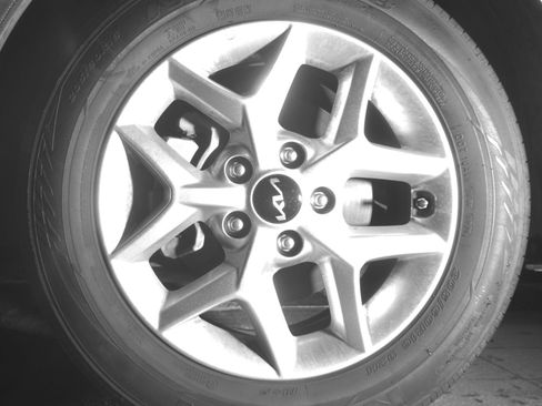 Used 2025 Kia Soul LX w/ LX Technology Package FWD image 12