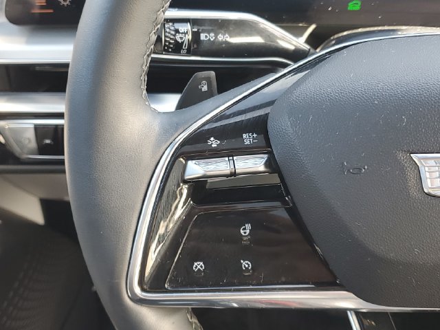Certified 2024 Cadillac Lyriq Luxury AWD/4WD image 19