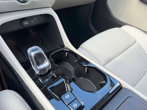 New 2026 Volvo XC40 B5 Plus w/ Protection Package Premier image 24