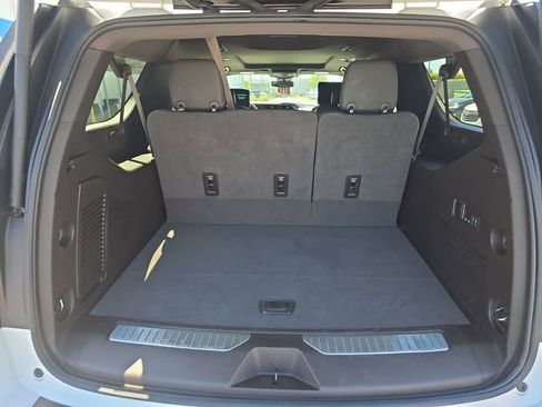 Used 2024 GMC Yukon XL Denali AWD/4WD image 25