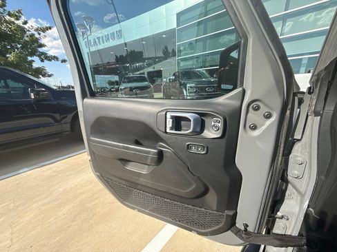 Used 2023 Jeep Wrangler Sport AWD/4WD image 22