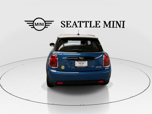 Certified 2023 MINI Cooper SE image 9