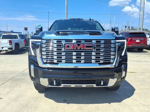 Used 2024 GMC Sierra 2500 Denali w/ Denali Reserve Package image 2