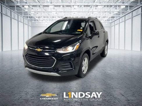 Used 2020 Chevrolet Trax LT w/ LT Convenience Package image 5
