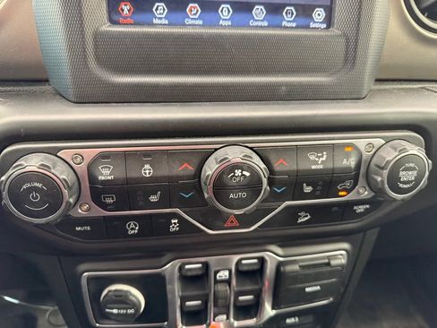 Used 2020 Jeep Wrangler Unlimited Sport AWD/4WD image 19
