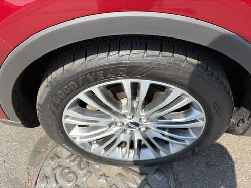Used 2016 Lincoln MKX Reserve w/ Climate Package AWD/4WD image 10