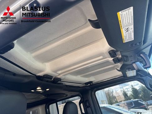 Used 2023 Jeep Wrangler Unlimited Sahara image 47