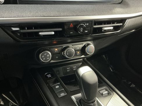 Used 2025 Nissan Kicks SV image 28