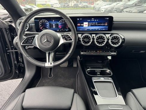 Used 2025 Mercedes-Benz CLA 250 4MATIC image 14