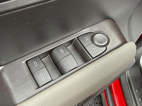 Used 2025 Chevrolet Colorado ZR2 w/ Technology Package image 17