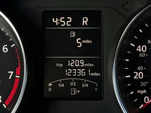 Used 2016 Volkswagen Jetta S image 11