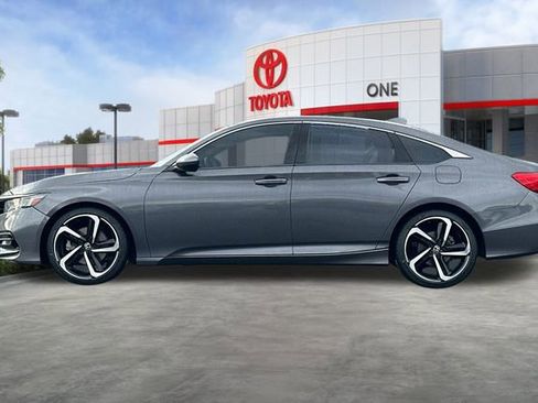 Used 2018 Honda Accord Sport image 8