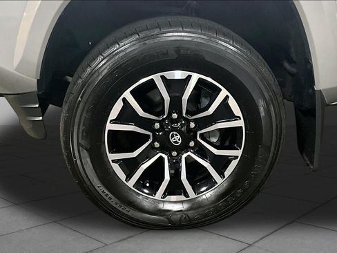 Used 2023 Toyota Tacoma TRD Sport w/ Technology Package AWD/4WD image 11