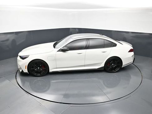 Used 2025 BMW M5 w/ Carbon Package AWD/4WD image 17