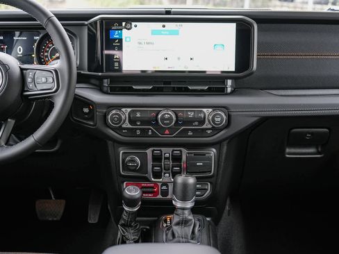 New 2026 Jeep Gladiator Mojave image 17