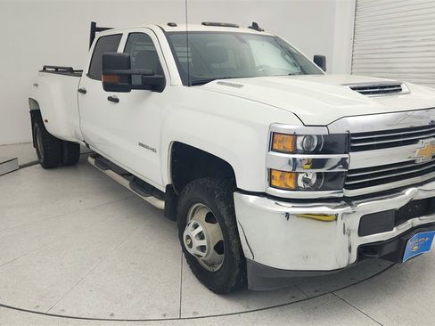 Used 2018 Chevrolet Silverado 3500 W/T w/ WT Fleet Convenience Package image 4