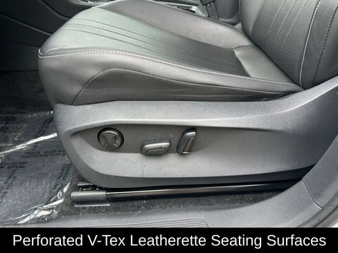 Used 2023 Volkswagen Tiguan SE FWD image 16