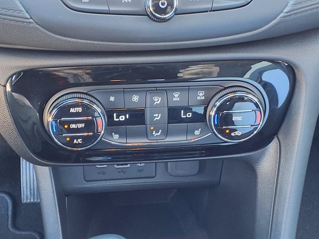 Used 2023 Buick Encore GX Select AWD/4WD image 17