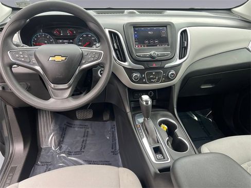 Used 2021 Chevrolet Equinox LS w/ LS Convenience Package image 12