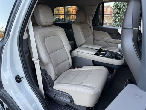 Used 2022 Lincoln Navigator Reserve image 39