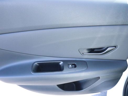 New 2026 Hyundai Elantra Limited FWD image 17
