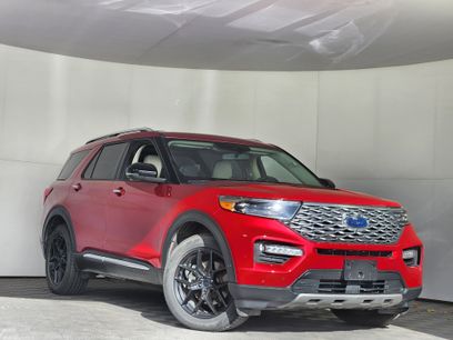 Certified 2022 Ford Explorer Platinum w/ Equipment Group 601A