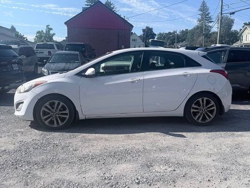 Used 2016 Hyundai Elantra GT w/ Option Group 02 FWD image 2