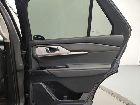 Used 2025 Ford Explorer Active w/ Active Comfort Package image 35