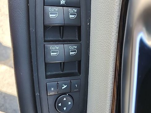 Used 2023 Chrysler Pacifica Limited image 34