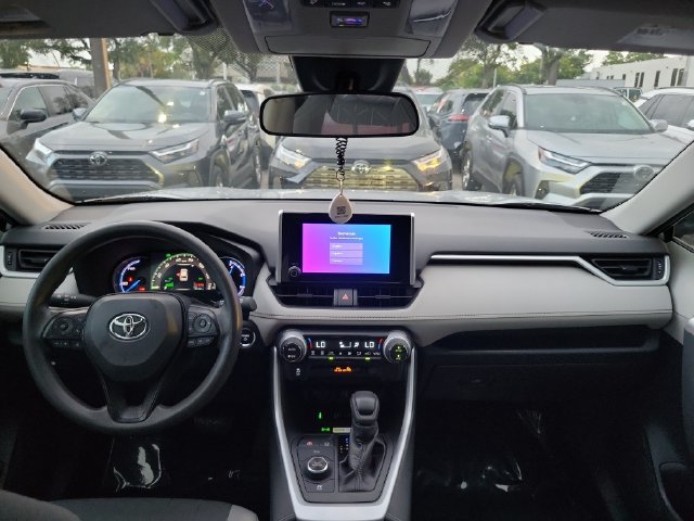 Used 2024 Toyota RAV4 XLE AWD/4WD image 9