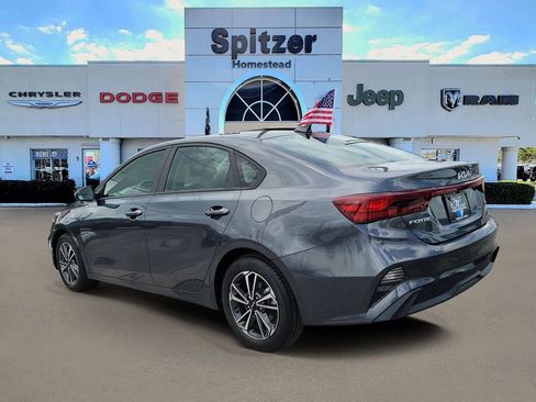 Used 2024 Kia Forte LXS w/ LXS Technology Package FWD image 3
