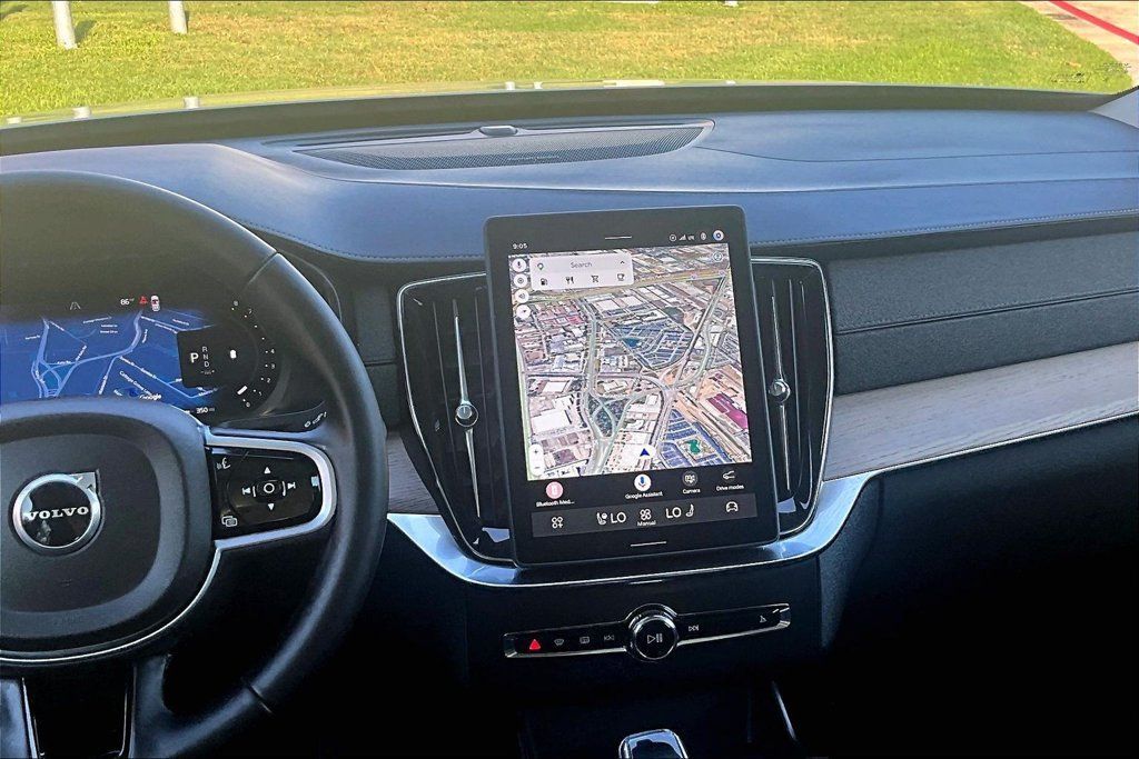 Certified 2026 Volvo XC90 B6 Plus AWD/4WD image 8