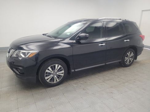 Used 2019 Nissan Pathfinder SL image 2