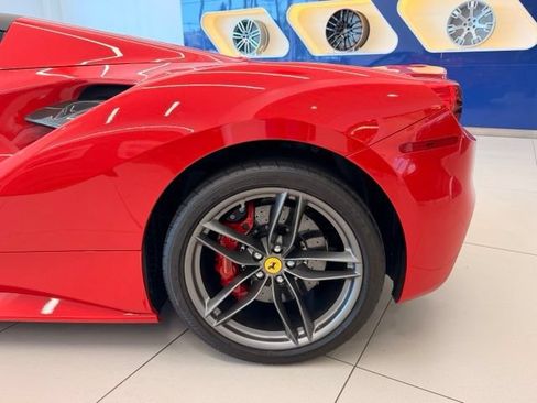Used 2018 Ferrari 488 Spider RWD image 37