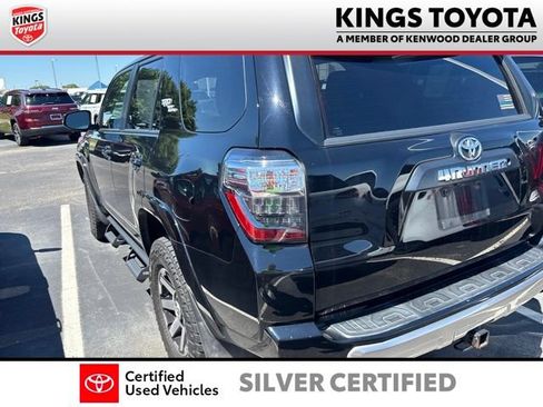 Used 2018 Toyota 4Runner TRD Off-Road Premium AWD/4WD image 5