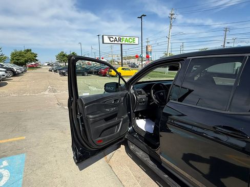 Used 2021 Honda Ridgeline Sport image 17