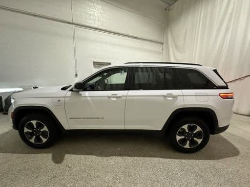 Used 2024 Jeep Grand Cherokee Limited 4xe AWD/4WD image 3