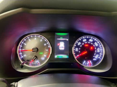 Used 2020 Toyota RAV4 XLE Premium image 23