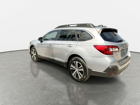 Used 2019 Subaru Outback 2.5i Limited AWD/4WD image 6