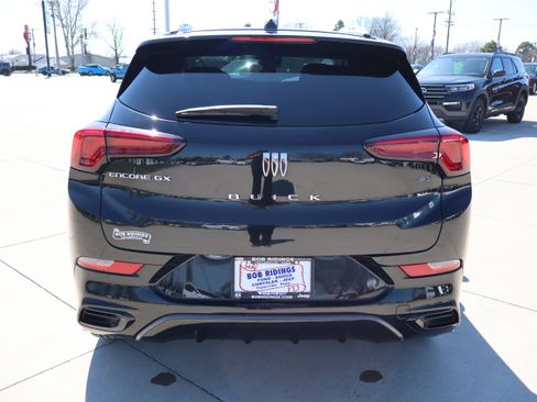 Used 2024 Buick Encore GX Sport Touring w/ Comfort Package image 7