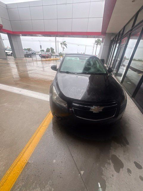 Used 2013 Chevrolet Cruze LTZ FWD image 2