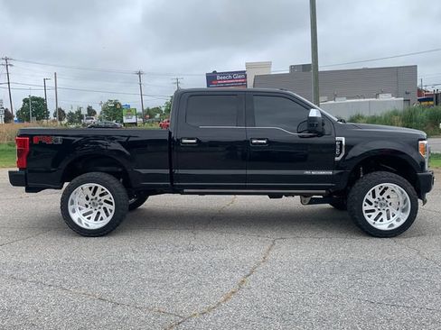 Used 2018 Ford F350 Platinum w/ Platinum Ultimate Package AWD/4WD image 4